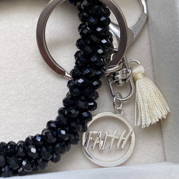 Handmade Black Beaded Keychain Bracelet Silver Key Ring Wristlet - Picture 5 of 8